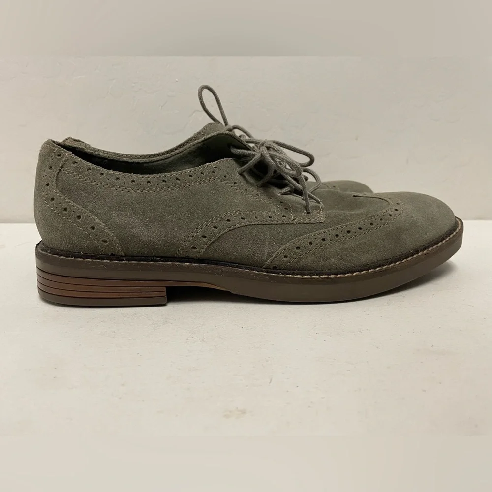 Clarks Collection Suede Wingtip Oxfords in Dove Gray Size 10 M‎